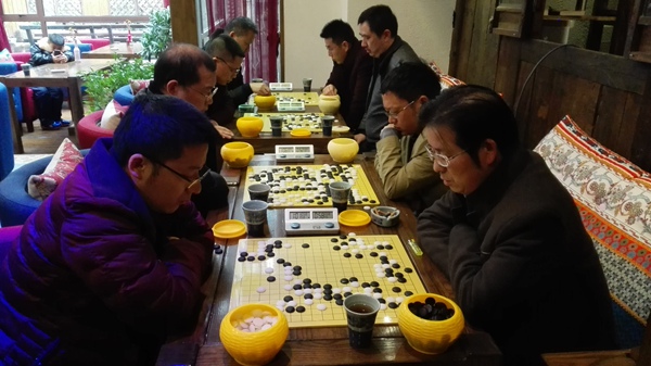 圍棋對(duì)弈.jpg