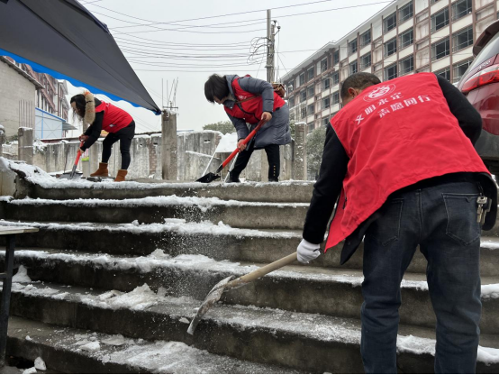 12.27 南莊坪街道：掃雪除冰，我們在行動！414.png