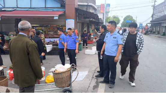 南莊坪街道開展 “馬路市場”專項整治行動321.png